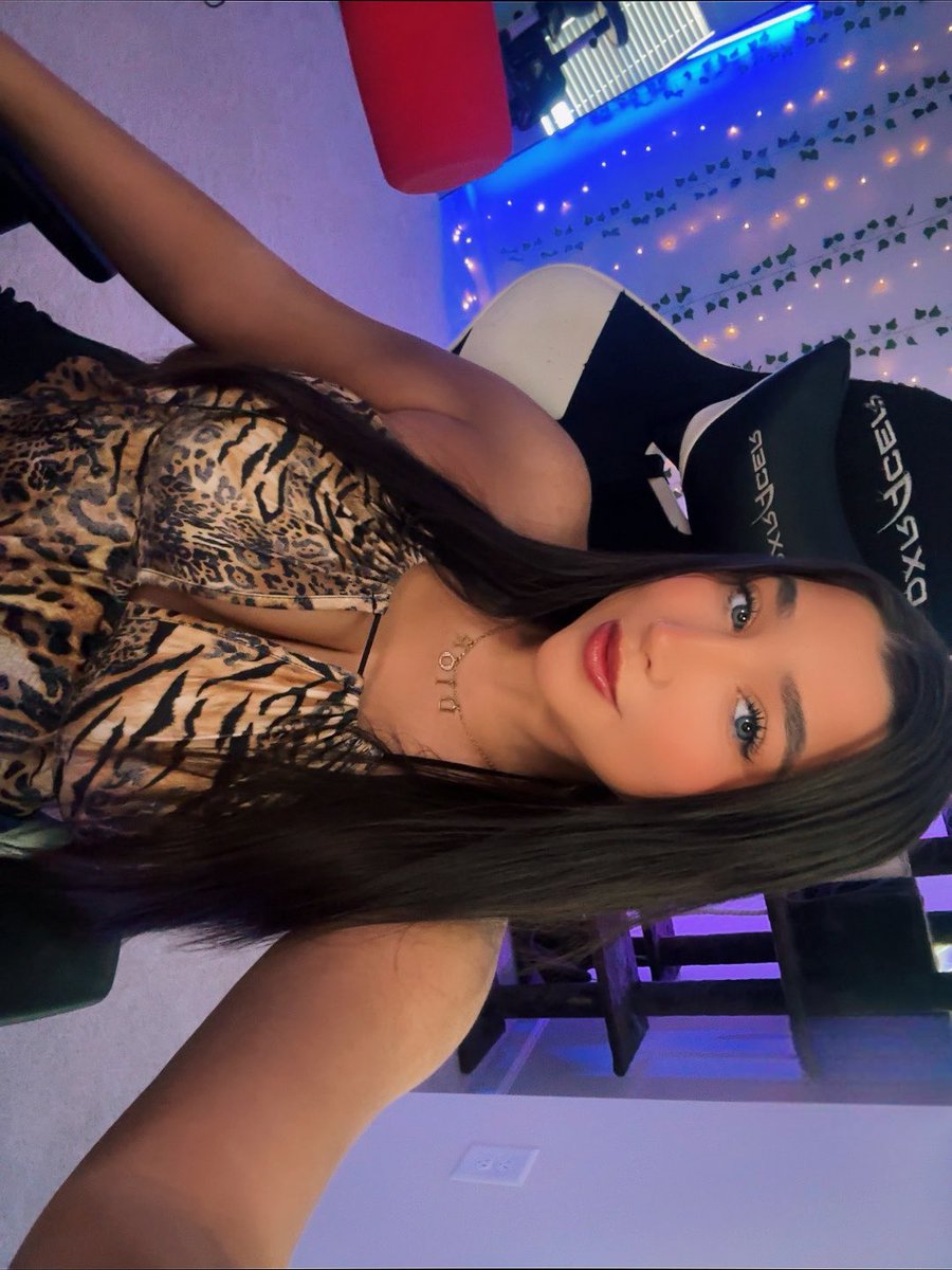 LIVE WITH OSRS
twitch.tv/Tyla
Kick.com/7yla

🤍🤍