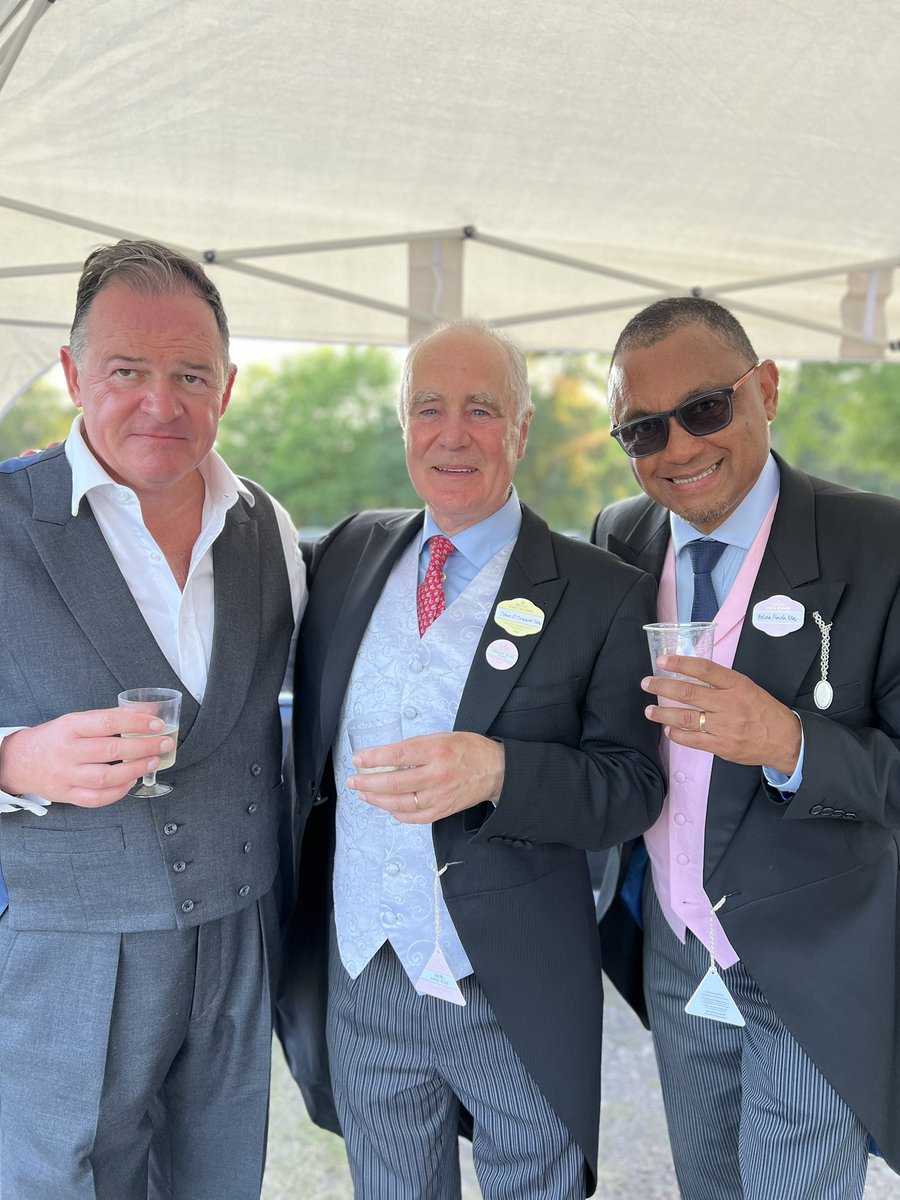 Brian Finch (@debutantedancer) on Twitter photo The things you see and the people you meet in car park 1 <a href="/Ascot/">Ascot Racecourse</a> racecourse before the racing action gets underway. No riff raf said the sign, I keep wondering how I cracked the nod! #walklikeyoubelong #royalascot The things you see and the people you meet in car park 1 <a href="/Ascot/">Ascot Racecourse</a> racecourse before the racing action gets underway. No riff raf said the sign, I keep wondering how I cracked the nod! #walklikeyoubelong #royalascot