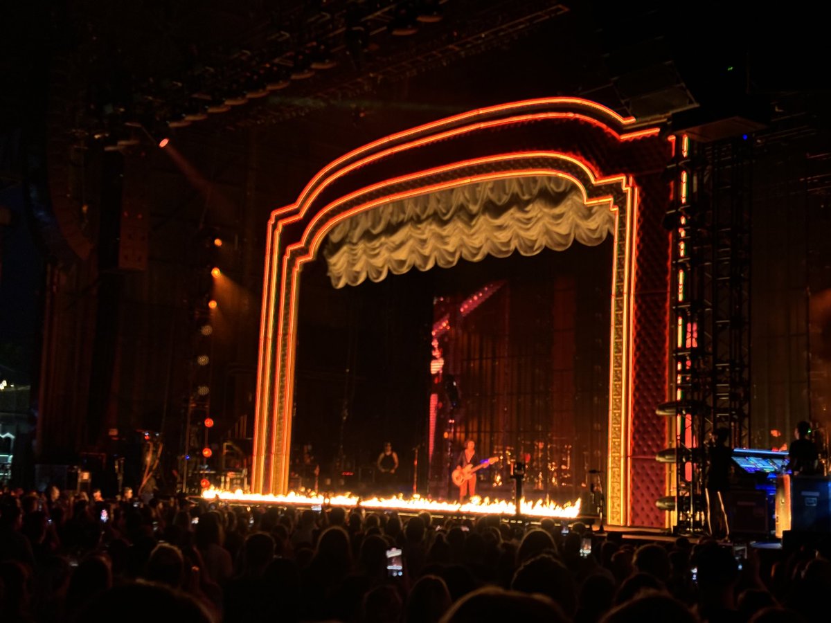 the dreamiest show we will ever see🤍