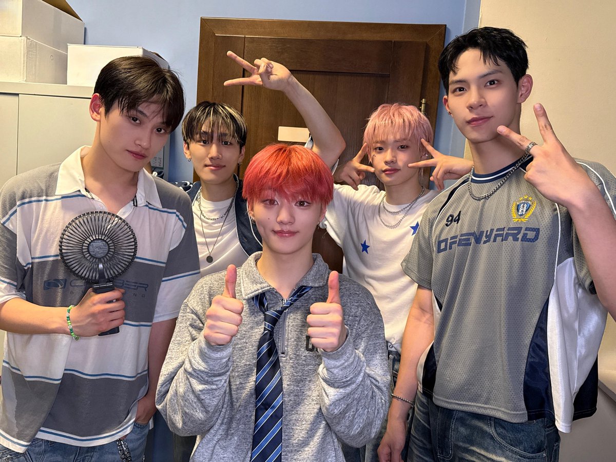 TIOT_NOW's tweet photo. [#스타트_time⏰] 📸
Danke, Berlin LOTI!❣️
Eure mitreißenden Jubelrufe und liebevolle Unterstützung während der ganzen Show werden wir nie vergessen!
Danke, dass ihr mit so viel Freude dabei wart!!🇩🇪🤟

#TIOT #티아이오티 
#TIOTEuropeTour2025 #TIOTFirstEuropeTour 
#김민성 #KIMMINSEOUNG
#금준현 #KUMJUNHYEON
#홍건희 #HONGKEONHEE
#최우진 #CHOIWOOJIN
#신예찬 #SHINYECHAN