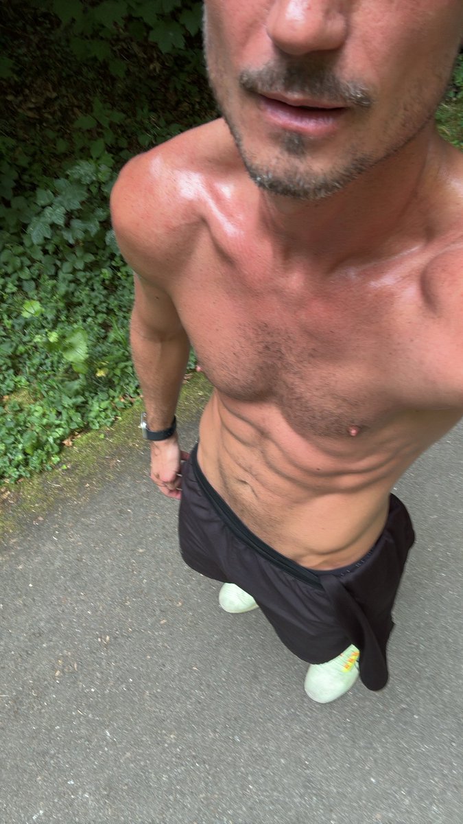 matthieu714's tweet image. Ça court en forêt aujourd’hui 🏃‍♂️‍➡️☀️ #run #runningman #motivation #adidasrunning