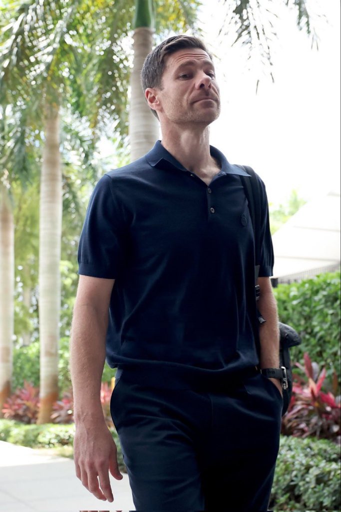 hjbtny1's tweet image. حزب اللي يثقون بالمستر تشابي ألونسو ✋🏻