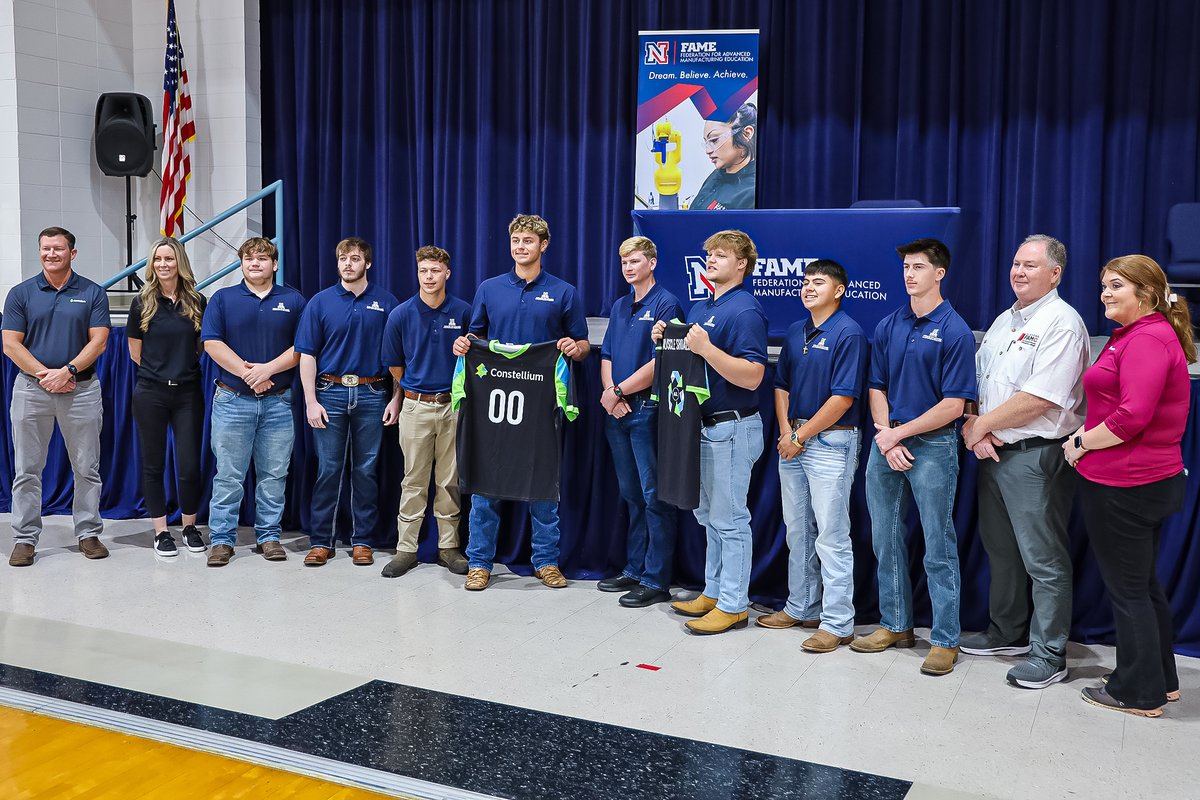 NWSCC's tweet image. NWSCC hosted a Federation for Advanced Manufacturing Education (FAME) Signing Day last Thursday (6/12) in the Patriot Center (gym) on the Shoals Campus as 23 students were sponsored by 11 local companies. READ MORE ➡ nwscc.edu/nwscc-signs-23… PHOTOS ⬇️ #nwscc #fame #signingday