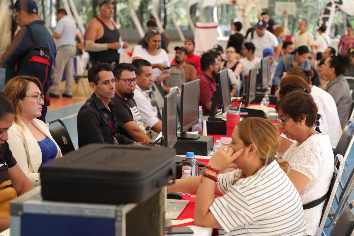 Gran respuesta a Feria Nacional del Empleo Durango 2025.
250 empleos ofertaron 20 empresas en Durango capital. Así, el Gobierno de Estado vincula empresas y ciudadanos, con opciones que brinden seguridad, ingreso económico y condiciones dignas.

#STPS
#DurangoRenace2025l