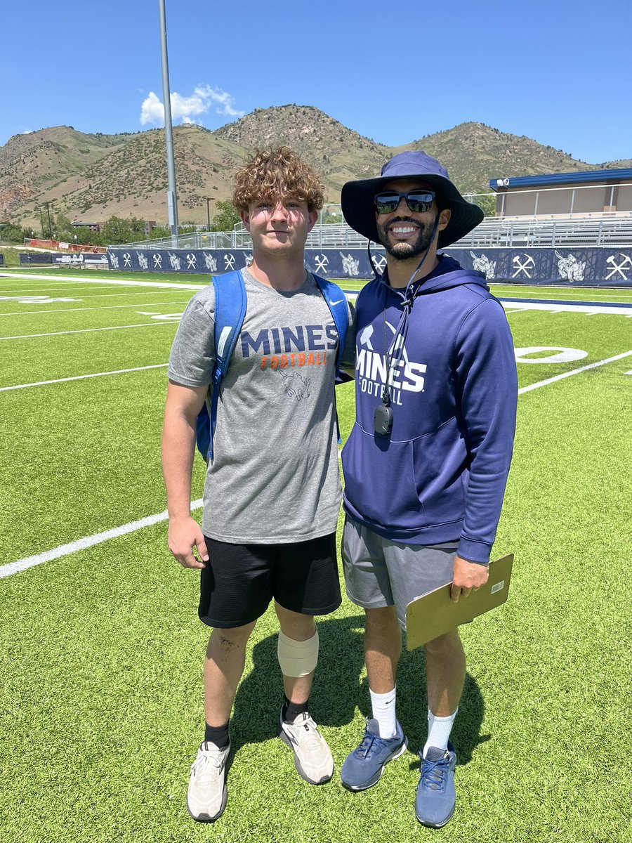 liam_walters25's tweet image. Had a great time competing and learning at @MinesFootball I appreciate @CoachAMakransky and @RyanLewis_38 for the feedback. And thank you @coachTthomas6 for staying on in touch with me. @LLionsFootball