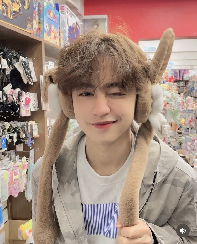 RinaShipper's tweet photo. 放送中のベトナムBL🇻🇳#MySweetBrotherInLaw🇻🇳の生徒バオくん役Kevin Pham君🇻🇳のIGは見つかりましたが先生のが見つかりません💦やってなさそうです💦#MOIStudio
Cr. https://t.co/dB7VkpEnNv https://t.co/B1GDJudKRu