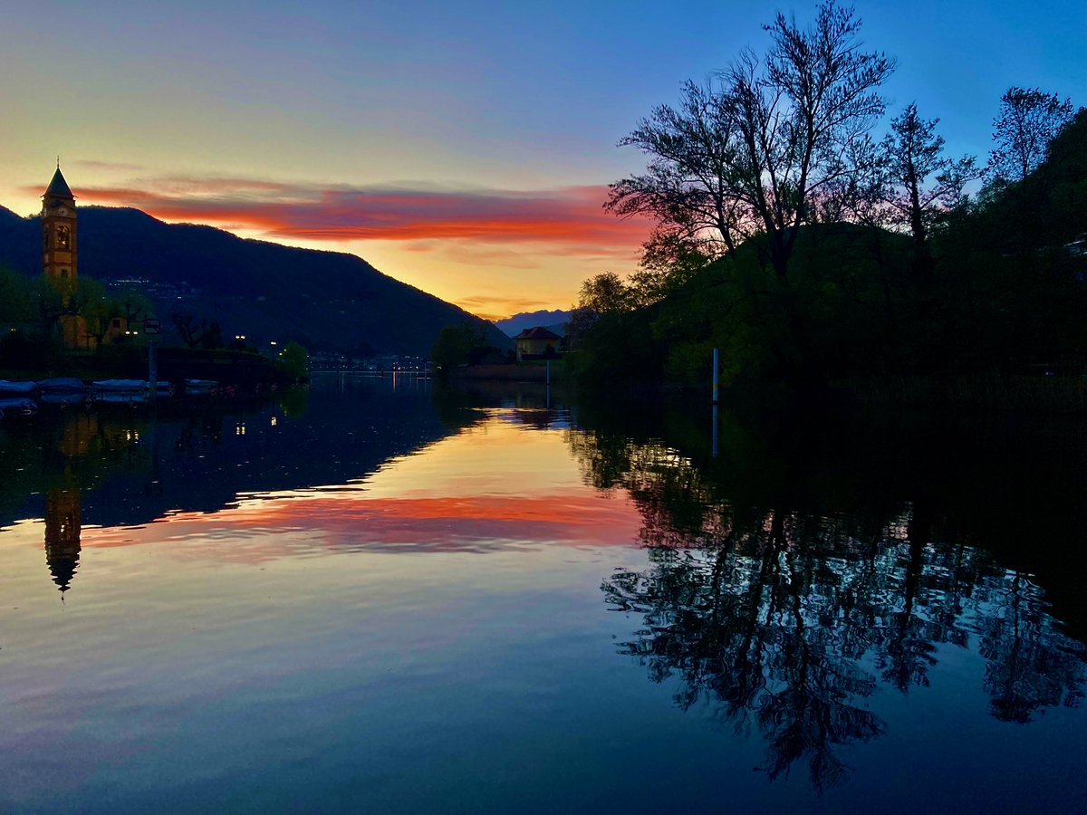 So viele Fragen
Keine Antwort hält was sie verspricht
Die Fragen aushalten
Mehr ist gerade nicht