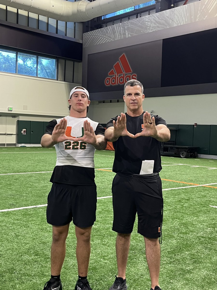 JRTell15's tweet image. WOW what a great experience I had today at THE University of Miami going on a VISIT prior to camp got taught A lot of new things and got to work on my craft! GO CANES 🙌🧡💚 @CanesFootball  @CoachBerry247 @JensenFootball @caffeyjbhs @DaruStrong @coach_cristobal @CoachWoodiel…