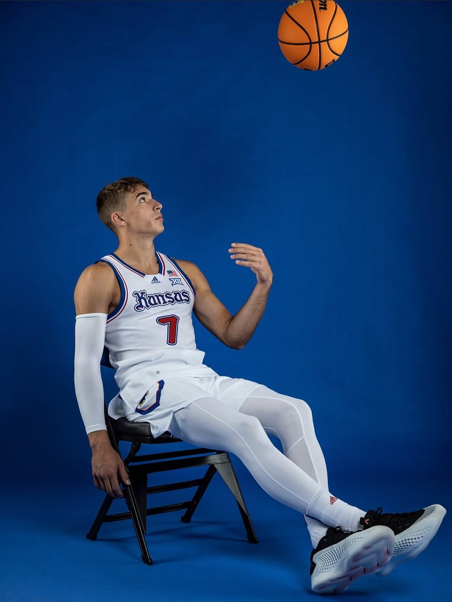 OvertimeElite's tweet photo. Kohl Rosario on his Kansas visit 👀 @kohl_rosario https://t.co/Ad2ZgoXpNV
