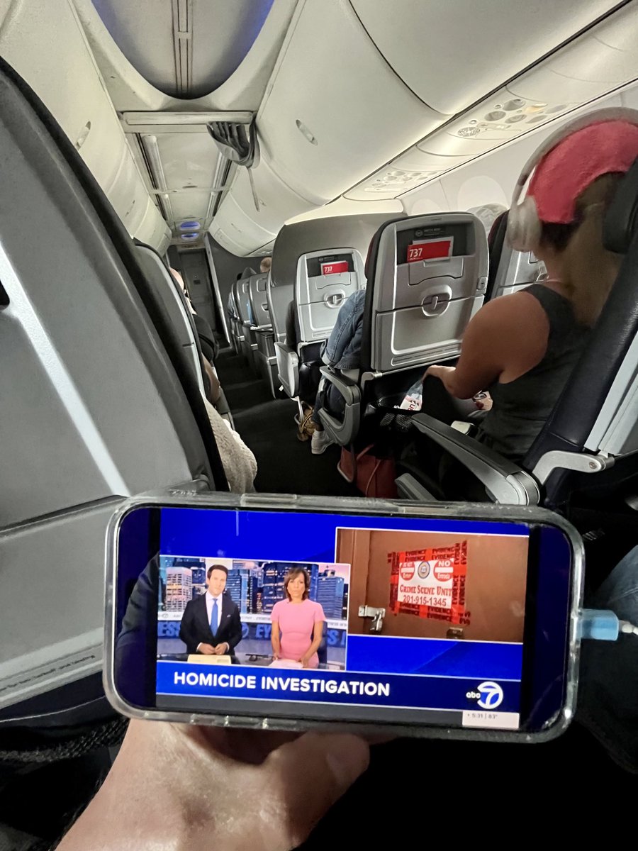 I will always get a kick out of watching ⁦<a href="/ABC7NY/">Eyewitness News</a>⁩ LIVE in the air ⁦<a href="/mikemarzaABC7/">Mike Marza</a>⁩ ⁦<a href="/SadeABC/">Sade Baderinwa</a>⁩