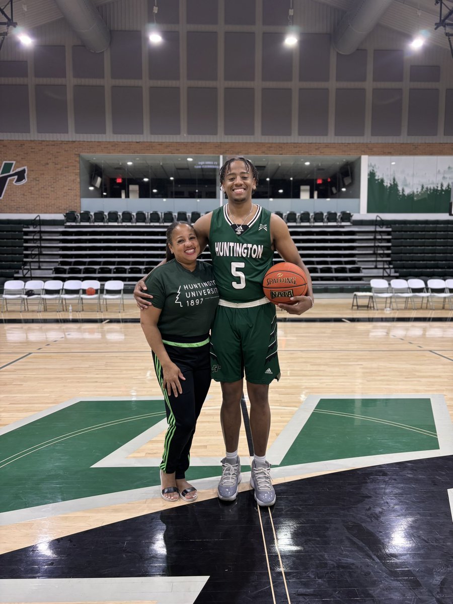 scoobystaxz's tweet image. Blessed to go on an official visit to Huntington University and offered a full scholarship. Go Foresters!! 🌲🖤