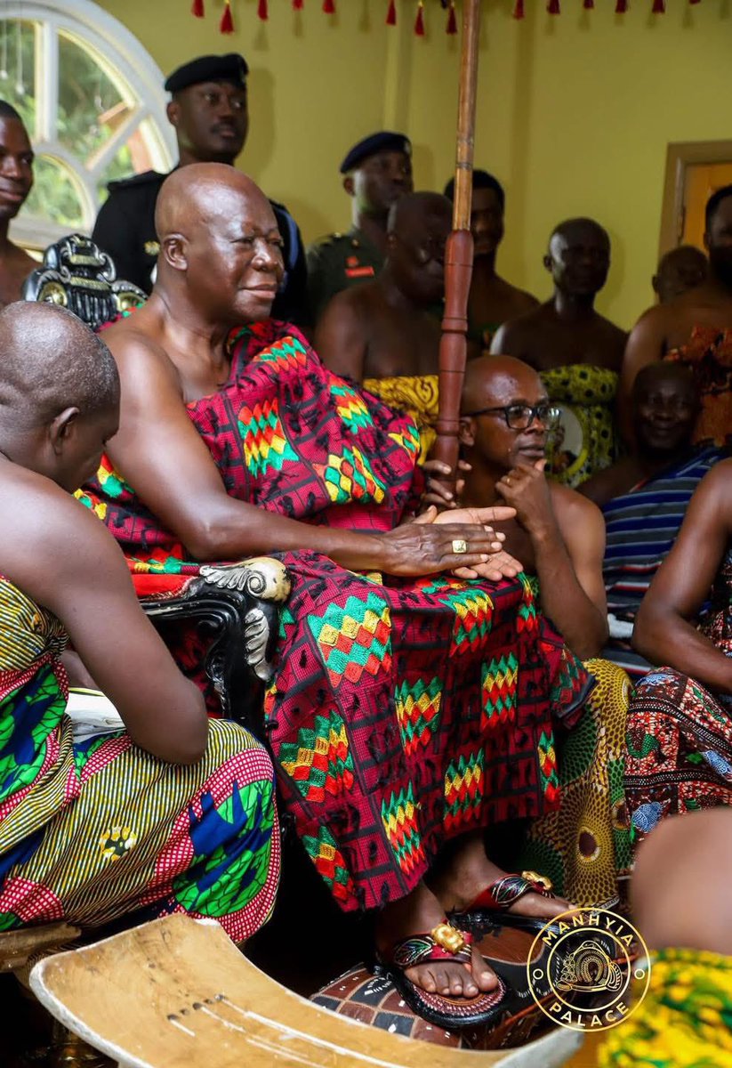 Asante_nation's tweet photo. K R O B E A 👑

Ohene wo ntoma yi ɛfɛ na ɛfata wo papa 😍 https://t.co/2qeXLWOGbt