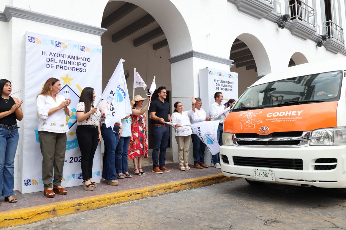 erikrihaniglez's tweet image. Recibimos a la @CODHEY y a la sección 57 del SNTE, para dar el banderazo del programa “Derechos Humanos en tu Municipio”. Seguimos trabajando por un #ProgresoParaTodos.
#100xProgreso