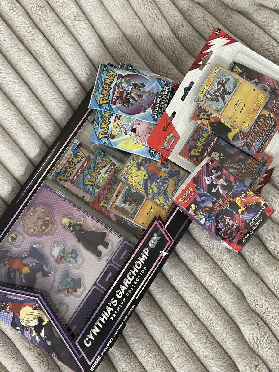 short stream before toronto!

⚪️ unboxing pokemon cards yippeeee!! some good finds destined rivals + journey together :^)
⚪️ unboxing riot package #gifted
⚪️ unboxing alienware laptop #gifted
⚪️ cat personality test 

twitch.tv/karagii