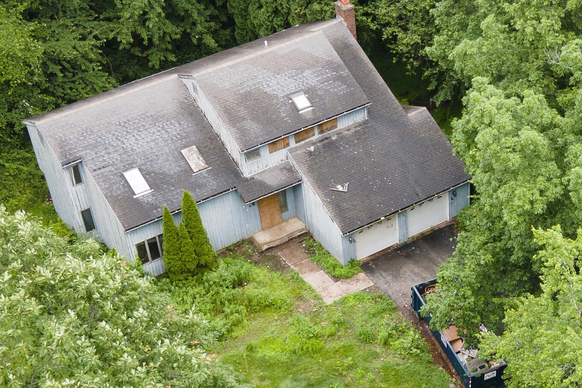 Retired detective found dead in hoarding conditions in Connecticut, months after she went missing apnews.com/article/missin…