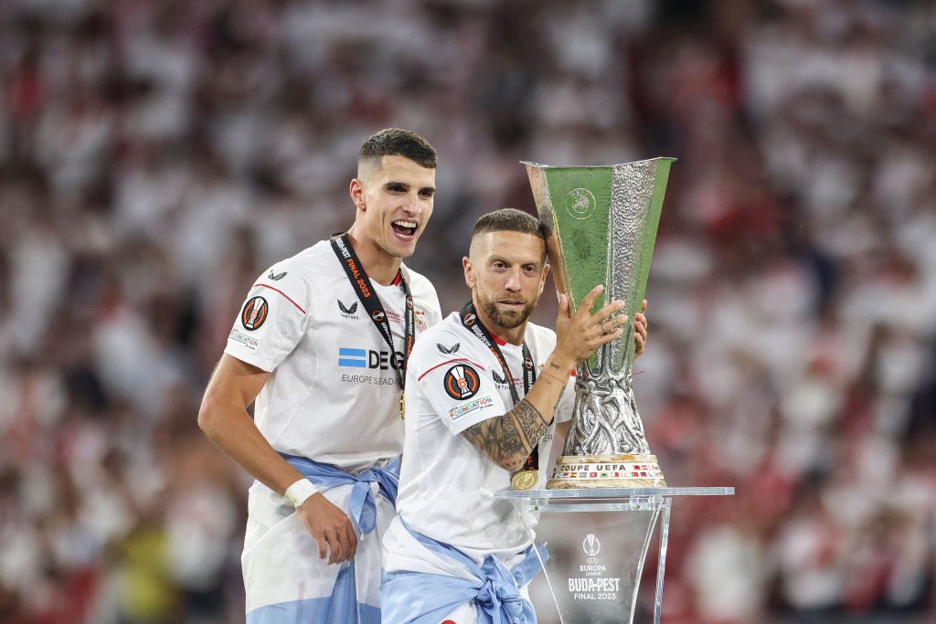 🗣️ Papu Gómez, en directo en <a href="/elpelotazocsr/">El Pelotazo</a>

“Cuando uno llega a Sevilla no se quiere ir nunca más. Juegas en un gran club y en una gran ciudad. Los sevillistas y los sevillanos son únicos”

📲 #ProgramónMorrocotudo