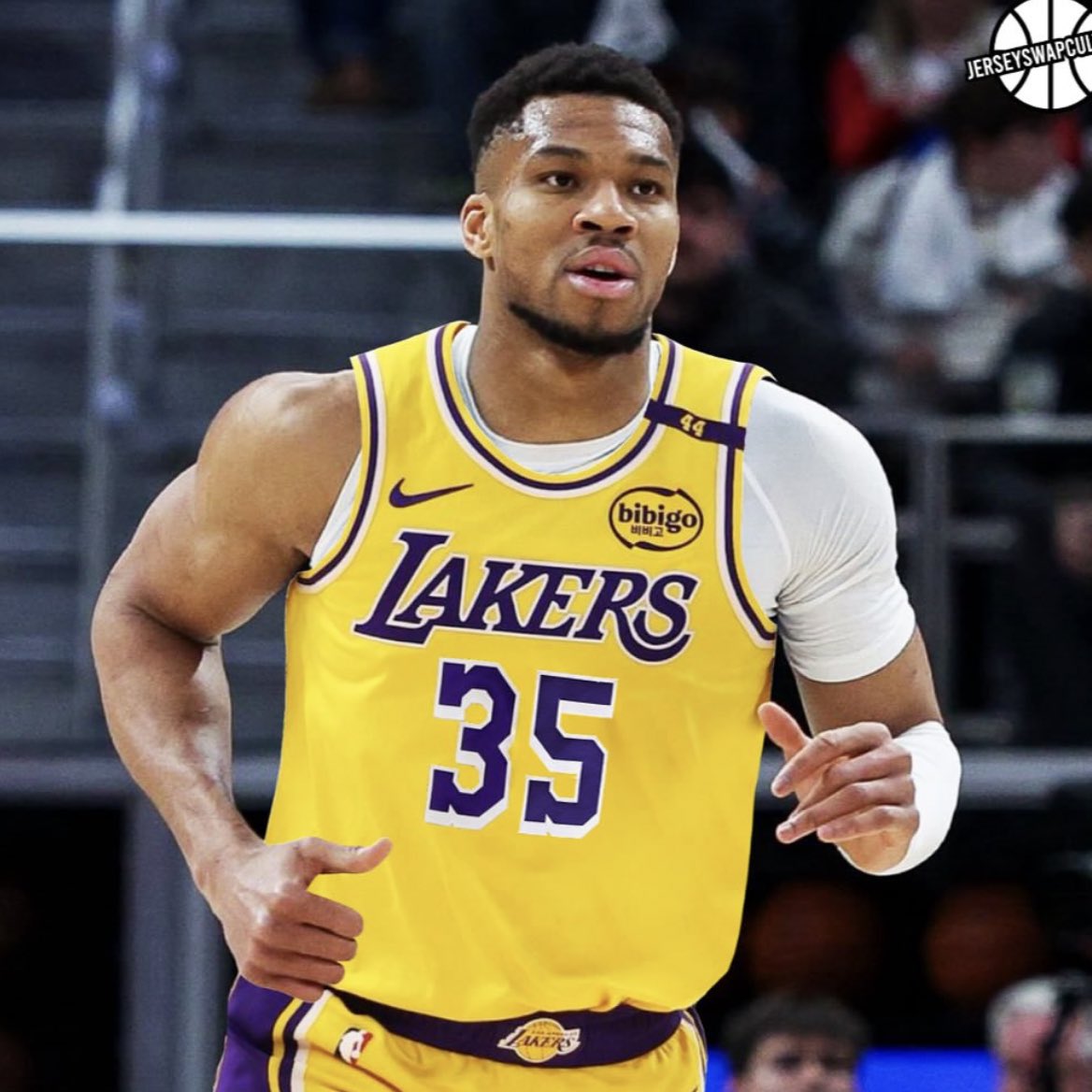 LakeShowYo's tweet photo. #MoneyTalks https://t.co/ma3BgrGrdK