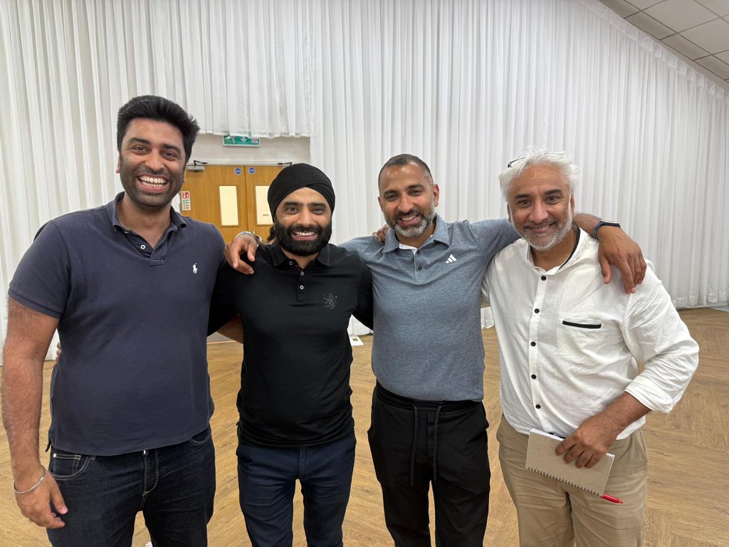 Karan Rai (@kdrai94) on Twitter photo Really good event tonight run by <a href="/chauhnz/">Nilesh Chauhan</a> and the team at Shree Birmingham Pragati Mandal - Great hosting by <a href="/Teamgrassroots_/">Grassroots</a> aiming to empower more South Asians to embrace the beautiful game, really amazing work happening in this space! Really good event tonight run by <a href="/chauhnz/">Nilesh Chauhan</a> and the team at Shree Birmingham Pragati Mandal - Great hosting by <a href="/Teamgrassroots_/">Grassroots</a> aiming to empower more South Asians to embrace the beautiful game, really amazing work happening in this space!