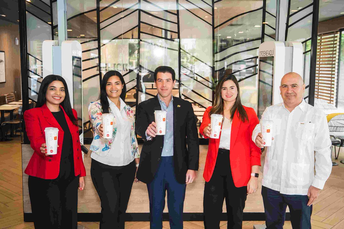 (Coca-Cola y McDonald's celebran 70 años de una alianza ícono global) mas información en: NewsLifeRD - newsliferd.net/2025/06/coca-c…