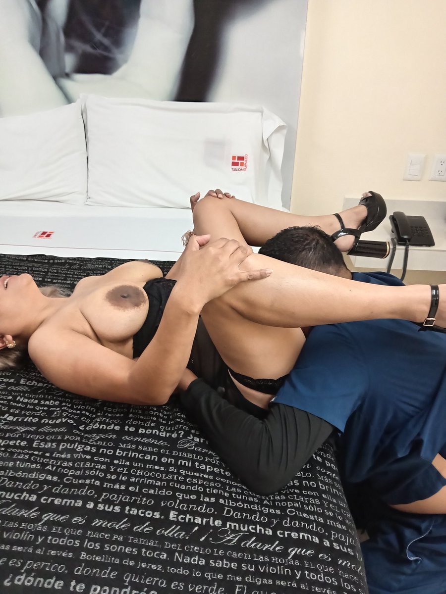 swluisceleste2's tweet photo. Gozando rico mi mujer un delicioso oral mmmm que gozadera 😈😈 #sexo #pasionprohibida #EsposaPutísima #parejacuriosa #TrioPerverso https://t.co/Rk5QL4MC72