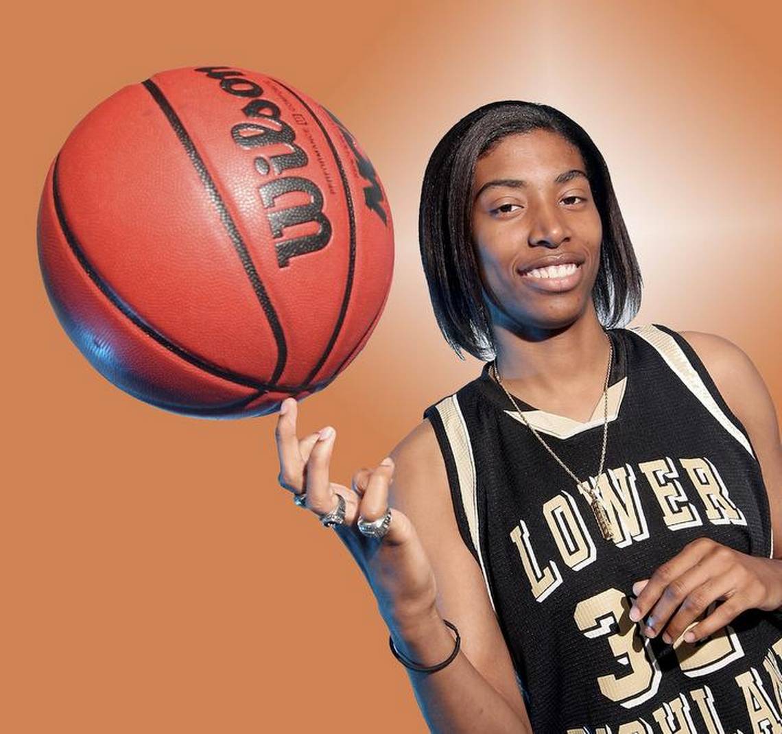 Lou Bezjak tweet media