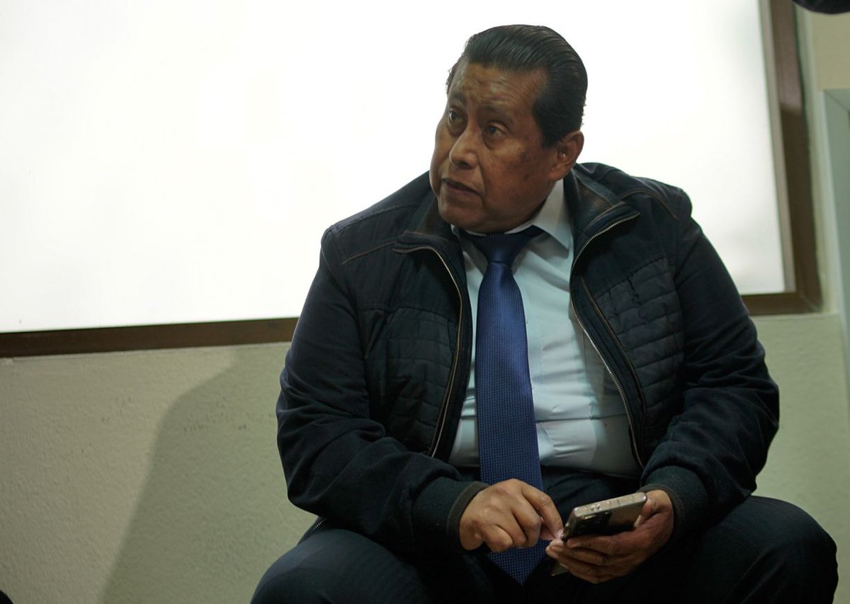 ⚖️ La Junta de Disciplina Judicial acepta las acusaciones de abuso sexual de una menor de edad contra el juez Walter Rosales

La evidencia presentada por la Supervisión de Tribunales probó que Rosales ingresó a una menor de edad al Tribunal. Según la Junta, el juez fue