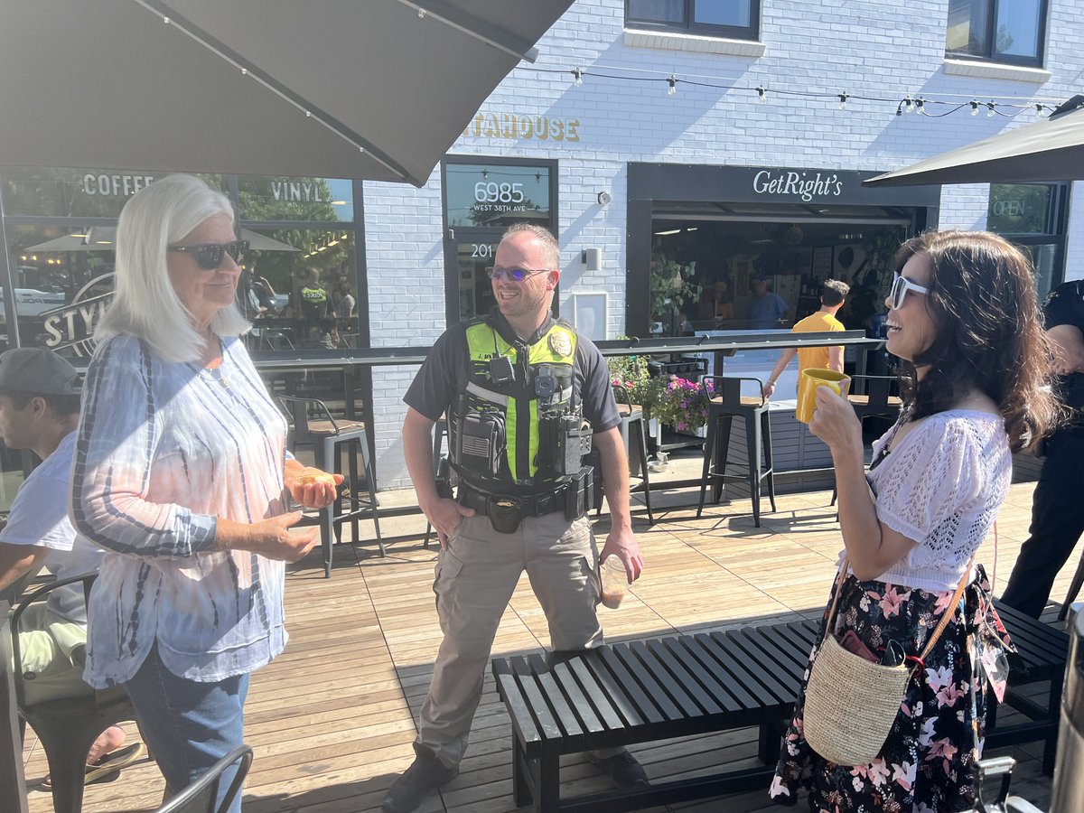 WheatRidgePD's tweet photo. Thank you to everyone who came out for our #CopsInTheCommunity event today! We canβt wait to host more of these in Wheat Ridge and continue to highlight our fantastic local businesses.
Shoutout to Stylus & Crate and GetRight's Bakery for being such great partners β https://t.co/ImTrLsels4