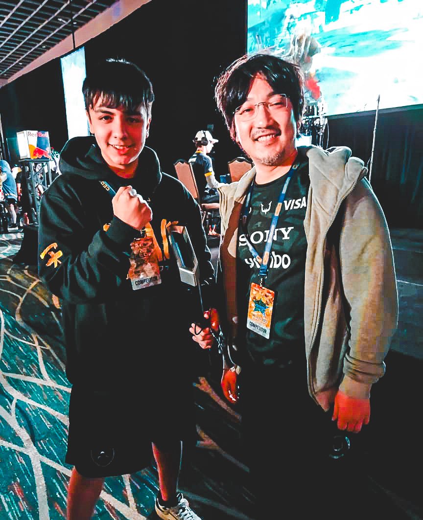 @Craimegod &amp; <a href="/daigothebeast/">Daigo Umehara</a> 

Two generations , one game 🤛🏻
