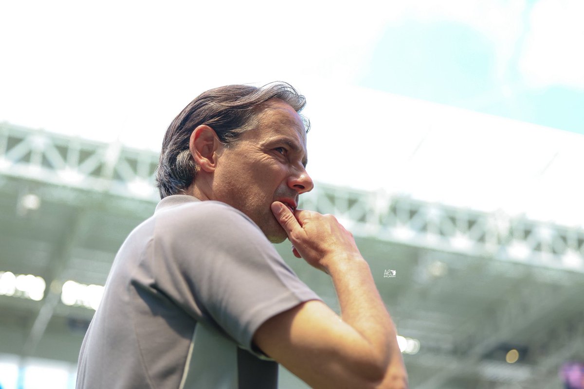 انا الوقوف رغم الظروف انا الهلاال 💙💙 والله كلي فخر اني انتمي الى هالنادي العظيم اللي سواه الهلال اليوم دعىسسس لا ينسى قدم اداء و متعه بصريه تخليك تتحيسب على الظالم جيسوس شششكرًا للرجال شكرًا انزاغي 🙏🏻