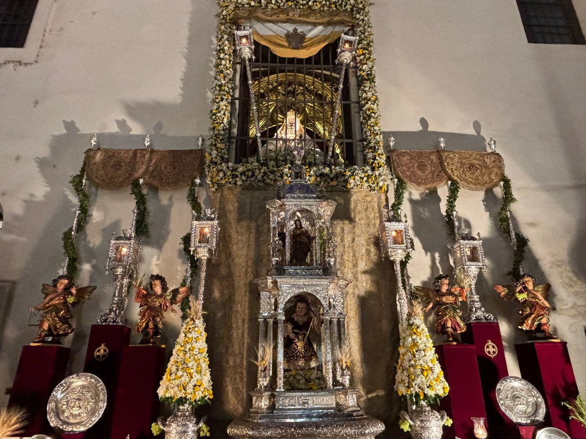 Estandarte de Sevilla (@estandartedesev) on Twitter photo 🟢 #EstandarteDS | Premios de altares del #CorpusSevilla25
• 1: <a href="/HdadCalleReal/">Hdad Calle Real</a>
• 2: <a href="/Hdad_Pasion/">Archicofradía Sacramental de Pasión</a>
• 3: <a href="/Hdad_Amor/">Hermandad del Amor</a>
📸 <a href="/rubenarroyoo/">Rubén Arroyo</a> 🟢 #EstandarteDS | Premios de altares del #CorpusSevilla25
• 1: <a href="/HdadCalleReal/">Hdad Calle Real</a>
• 2: <a href="/Hdad_Pasion/">Archicofradía Sacramental de Pasión</a>
• 3: <a href="/Hdad_Amor/">Hermandad del Amor</a>
📸 <a href="/rubenarroyoo/">Rubén Arroyo</a>