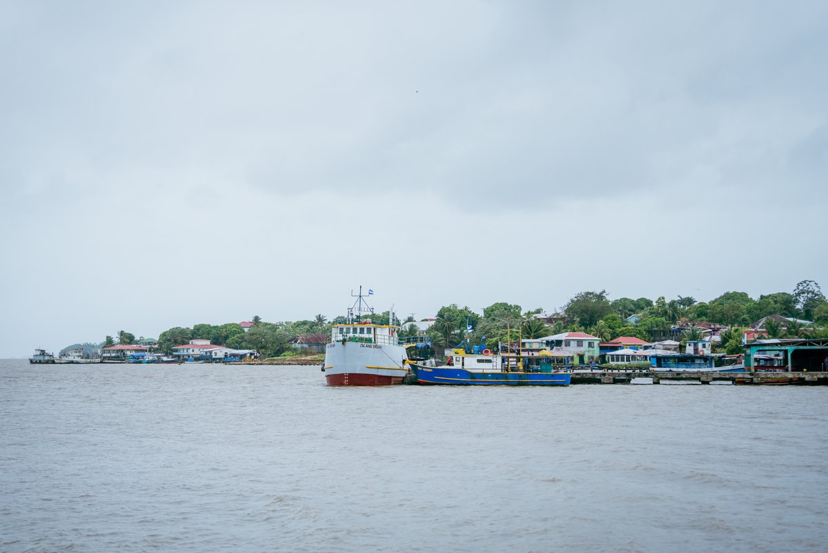 Bluefields, esta ciudad de nuestra #CostaCaribeSur tiene una forma especial de quedarse en la memoria: cielos amplios, agua que acaricia la orilla y paisajes que invitan a detenerse un momento 🌅🏝️

 🔗mapanicaragua.com/municipio-de-b…

#Nicaragua #VisitNicaragua #Bluefields #CostaCaribe
