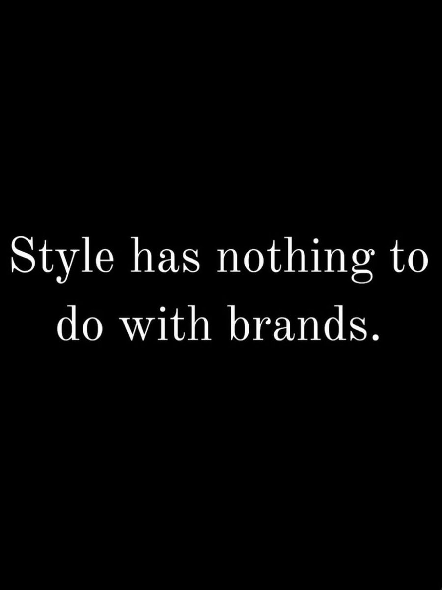 #Thrifting should always be the first choice! 💙 #thriftdat 

Shirt &amp; skirt: @goodwillsela ✨

#sistyles #stylematters #doitwithstyle #thriftedstyle #goodwill