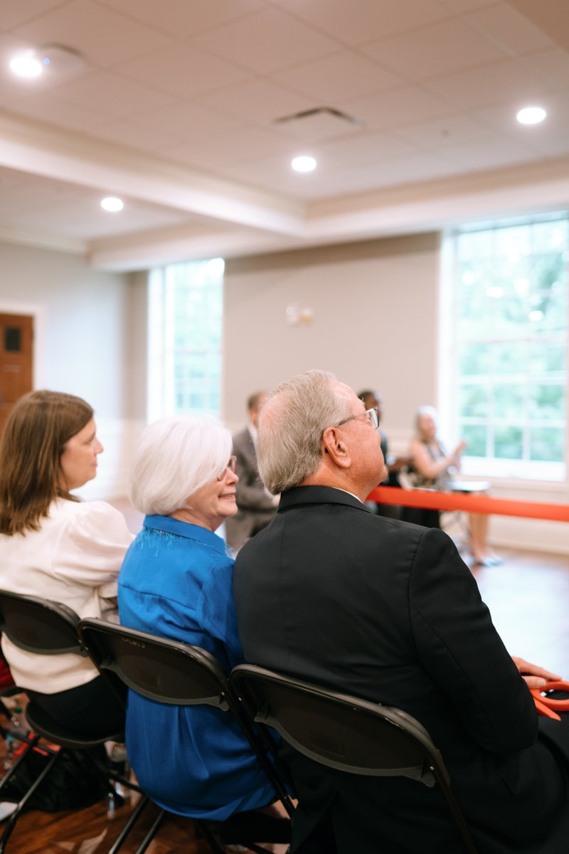 SamfordAlumni's tweet image. We’ve officially opened two new Greek residence halls and the Bill and Kimeran Stevens Plaza! These beautiful additions celebrate community—and honor two alumni whose legacy continues to shape the Samford experience. 🐾 #SamfordU #SamfordHorizons