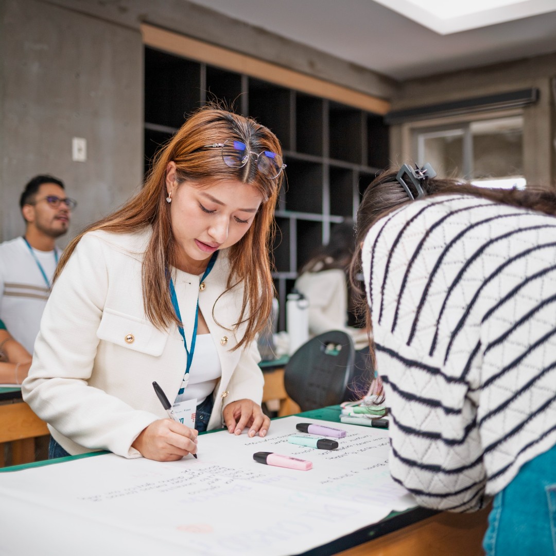 La Facultad de Arquitectura y Diseño realizó una jornada de Estudio Abierto, donde el aprendizaje se vivió desde la práctica y el diálogo. 🎨✨ ¡Que alegre es verlos crecer! 📐

#SoyLandívar