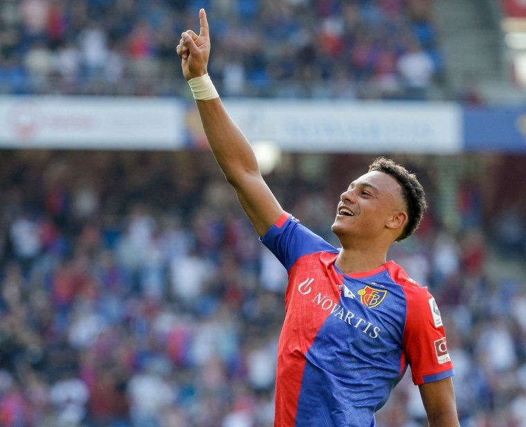 FC Basel Italiano 🇮🇹 (@fcbasel_italia) on Twitter photo ~Voci~
Secondo Claudio Raimondi di Sport Mediaset sarebbe vicino il passaggio del nostro ex Dan #Ndoye dal <a href="/Bolognafc1909/">Bologna FC 1909</a> al <a href="/sscnapoli/">Official SSC Napoli</a> per 40 mio.
La partecipazione del #Basilea dovrebbe aggirarsi intorno 25% ca. 10 mio.
ex #rotblaulive 🔴🔵
#ForzaBasilea 💪
#calciomercato ~Voci~
Secondo Claudio Raimondi di Sport Mediaset sarebbe vicino il passaggio del nostro ex Dan #Ndoye dal <a href="/Bolognafc1909/">Bologna FC 1909</a> al <a href="/sscnapoli/">Official SSC Napoli</a> per 40 mio.
La partecipazione del #Basilea dovrebbe aggirarsi intorno 25% ca. 10 mio.
ex #rotblaulive 🔴🔵
#ForzaBasilea 💪
#calciomercato
