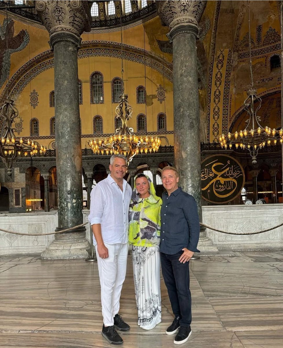 HaberVirgul's tweet photo. Eski Avusturya Şansölyesi Nehammer İstanbul’a Hayran Kaldı https://t.co/cH2x9Uthg6 https://t.co/08PEEKX655