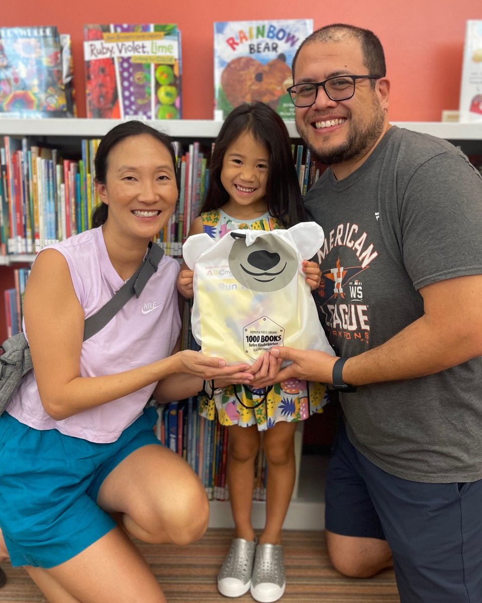 Congratulations to the Marquina family for completing 1000 Books Before Kindergarten! We're so proud of you! Thank you for participating! Sign up for the program on Beanstack: houstonlibrary.beanstack.org 

#ILoveHPL #Kudos #1000BBKinder