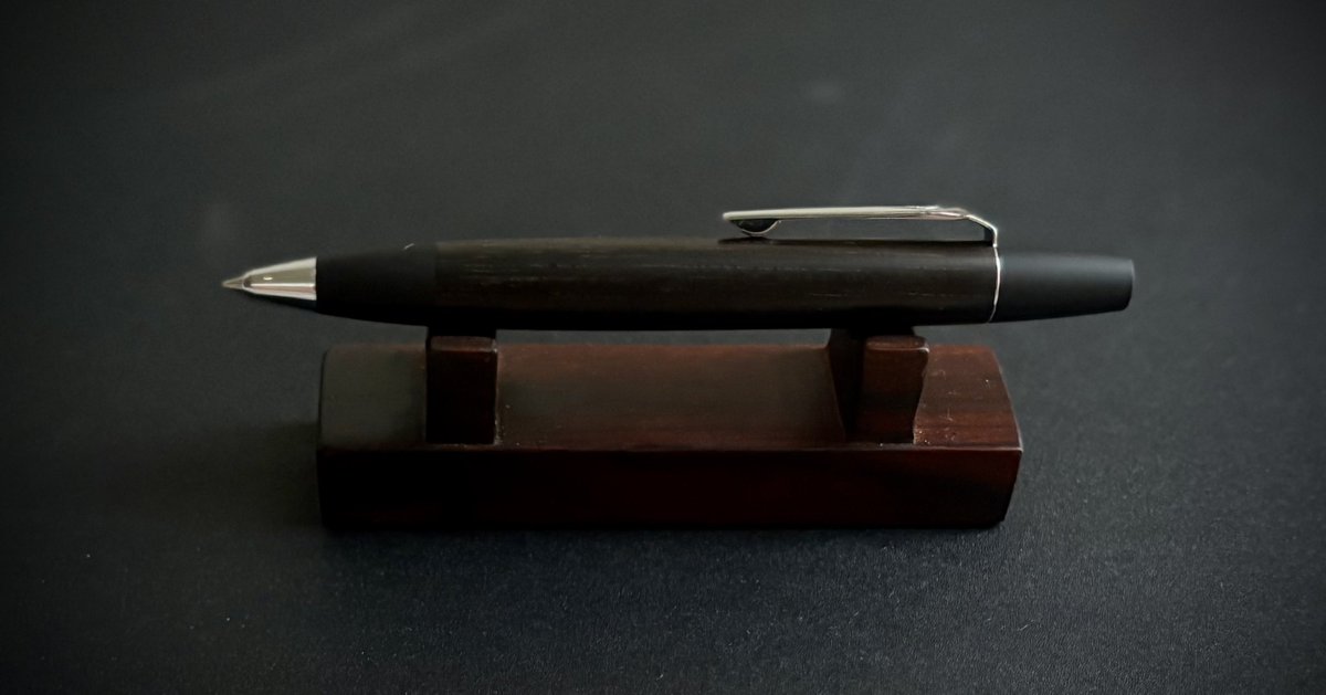 野原工芸さんよりハカランダのロータリーボールペンがようやく到着