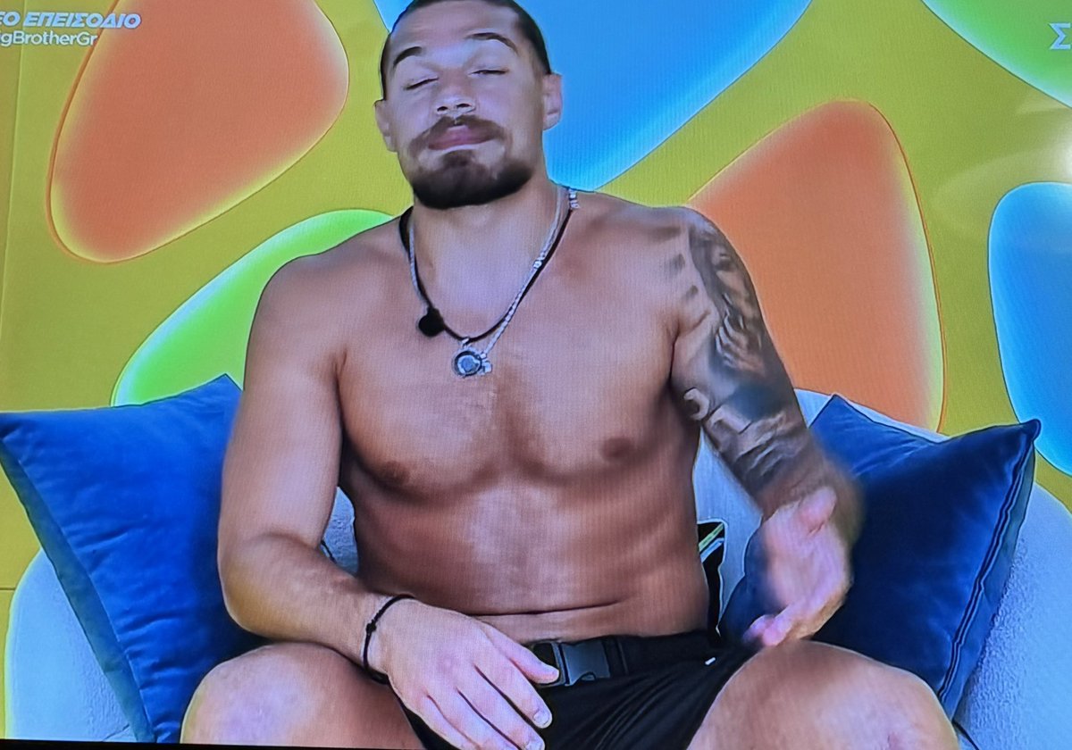 Συγγνώμη που θα το μάθεις από εμένα αλλά είσαι πανηλίθιος. 
#bigbrotherGR