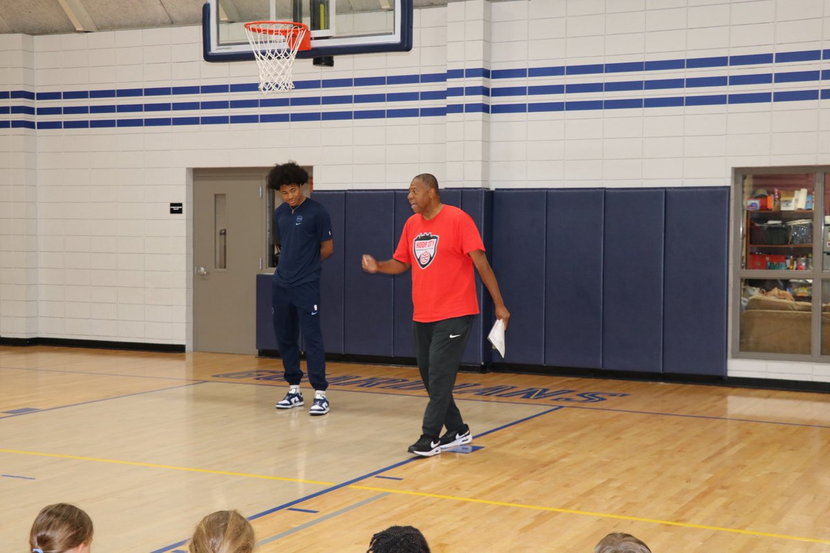 HoopCityBC's tweet photo. Shoutout to @jaylen_wells for stopping by Hoop City Summer Camp today at Christ Church! The kids always love to meet and hear from the @memgrizz! Everyone loved the message and hope to have Jaylen back again soon.
#hoopcity #memphistn #memphisgrizz https://t.co/WExmBFpc5l