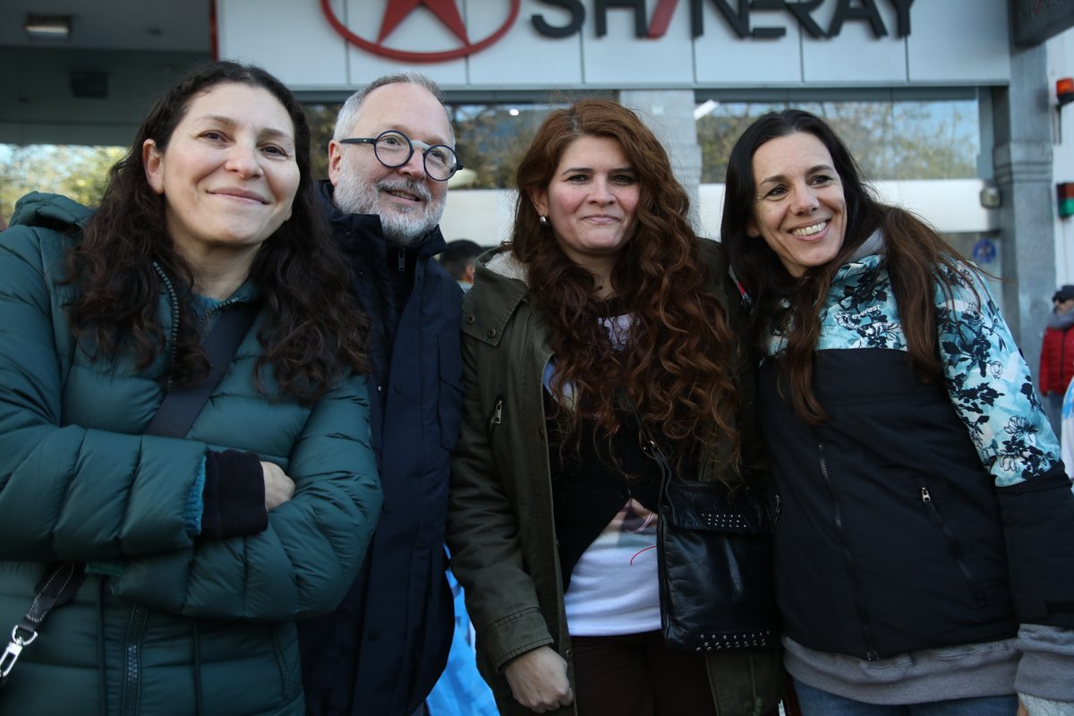 MoniMacha's tweet photo. 🫂🇦🇷 La potencia que vivimos hoy en las calles es, en términos peronistas, conmovedora. Nos sabemos en unidad, caminando juntxs, siempre con Cristina y tomando su palabra como bandera:

Los pueblos, finalmente, siempre vuelven.

#CristinaLibre https://t.co/042pcaaY0f