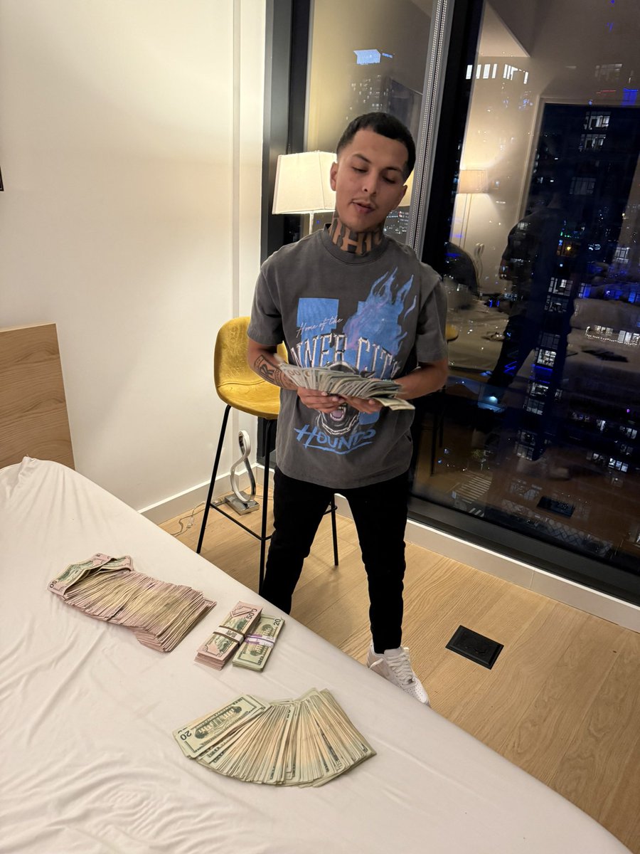 3threat7's tweet photo. I’m bout to get on here now cause instagram stay deleting my shit 😂 https://t.co/5fG2fuXmUW
