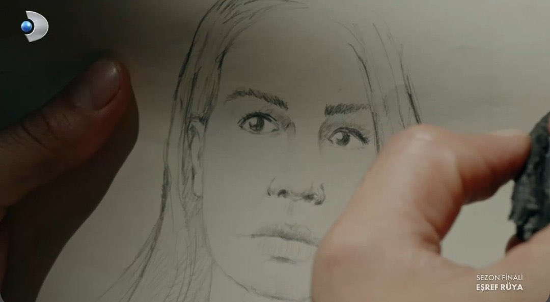 Janaroxynelson's tweet photo. @marwabenrabeh #EsrefRüya at 1st we wanted Esref to know that Nisan’s Rüya BUT him going to jail for her without knowing ➡️ proves that he truly loves her for her❤️ I cannot wait for #EsSan angst &amp; secrets exposed in S2✨! There may be a time jump to him getting out of jail &amp; her being famous👀 https://t.co/To0OeMouDp