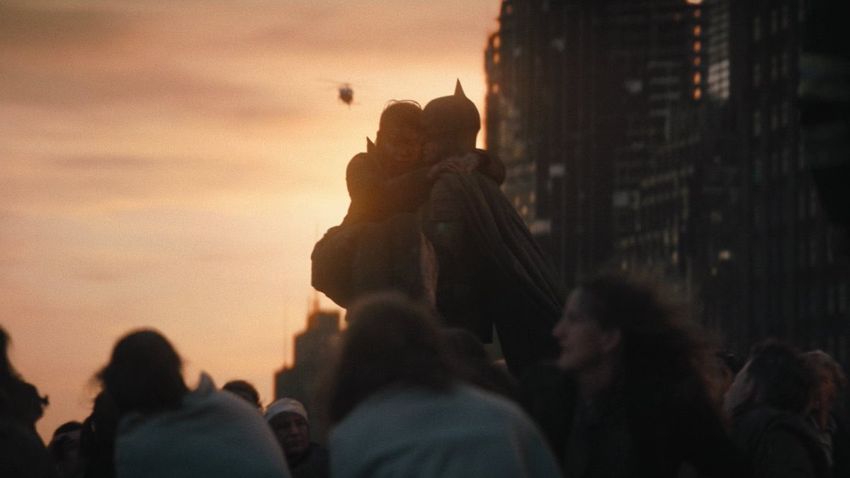 I think about this scene from The Batman atleast a couple times a month

And if i’m being honest it’s probably top 3 favourite Batman scenes of all time