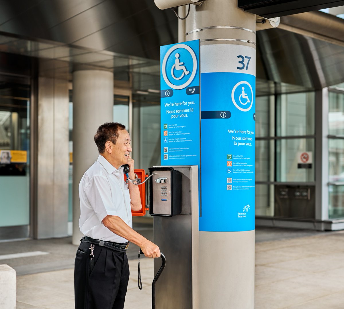 For passengers with disabilities arriving or departing from Toronto Pearson who require assistance, guided assistance from the curbside to the airline counter assistance can be provided. 

We recommend you schedule curbside assistance arrangements in advance with the airline you