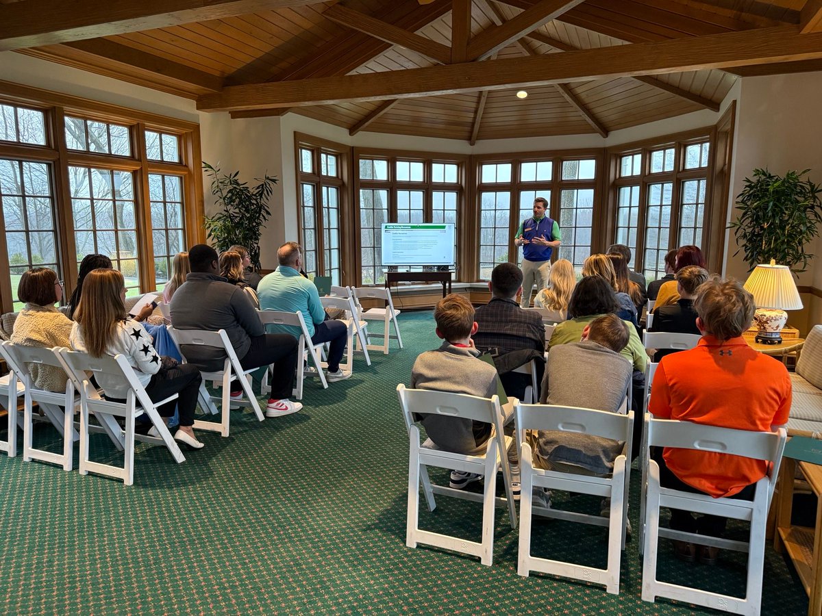 We recently teamed up with the Western Golf Association to host a caddie information session at Milwaukee Country Club, giving participants the chance to explore local caddying opportunities and learn about the Evans Scholarship program.

#FirstTeeSEW | #BuildingGameChangers