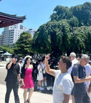 🚨EXCLUSIVO: O Deputado Federal Nikolas Ferreira (PL-MG) estava em uma viagem turística ao Japão (realizada possivelmente com DINHEIRO PÚBLICO dos pagadores de impostos) quando votou A FAVOR DE AUMENTAR IMPOSTOS EM R$ 640 BILHÕES da conta de luz dos moradores mais pobres do