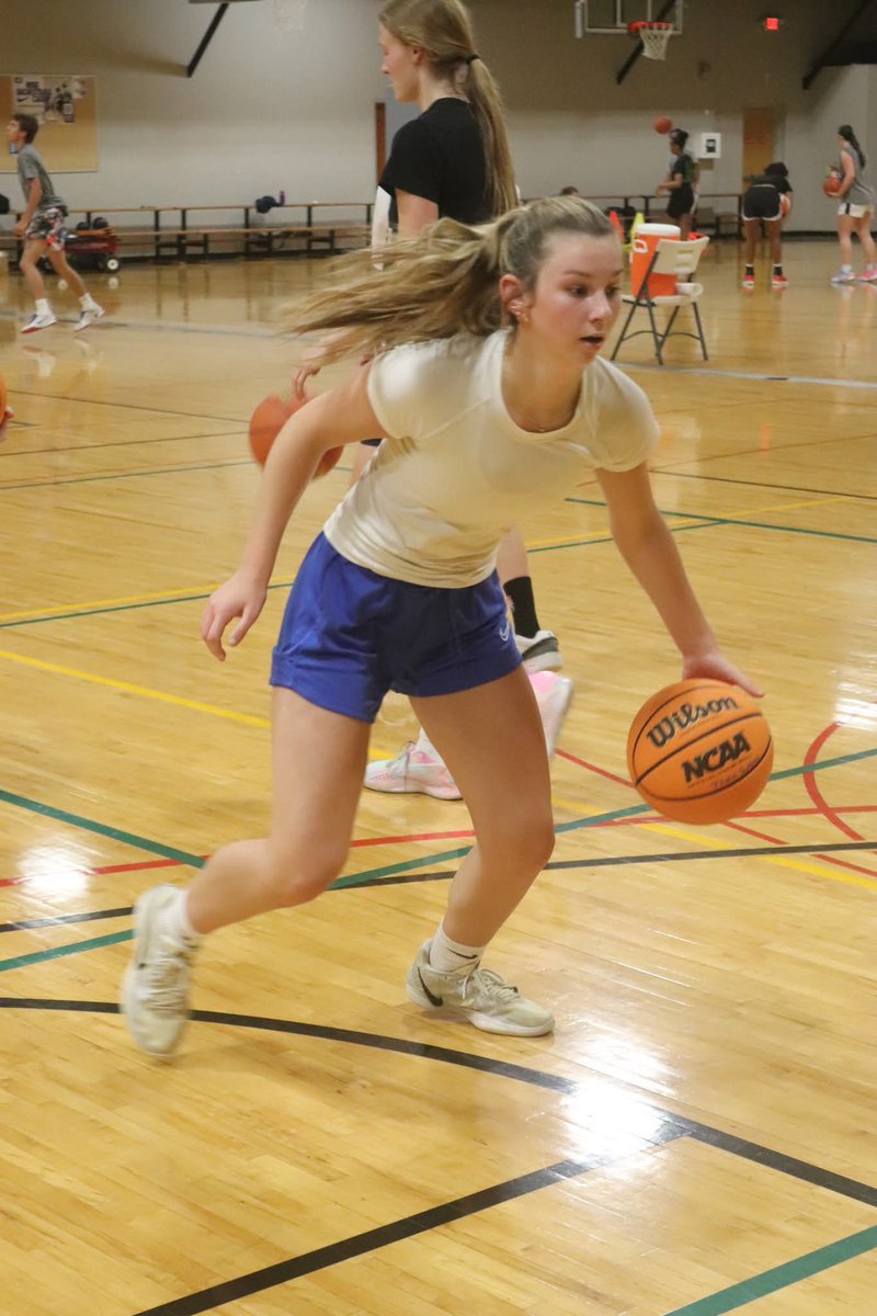 MaxOUTBball's tweet photo. To succeed at the next level it has to look different and these athletes have already showed they have what it takes. Day One of our College Prep: Elite Camp is in the books and our domination of today has completely set the tone for the rest of the week! #MaxOUT https://t.co/dYvtzLALix