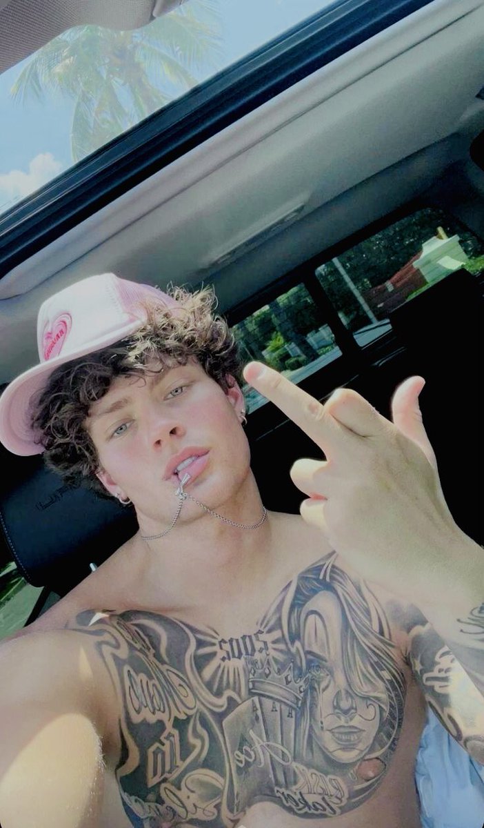 ᅠ

‘ I know where you want that finger. ’

ᅠ