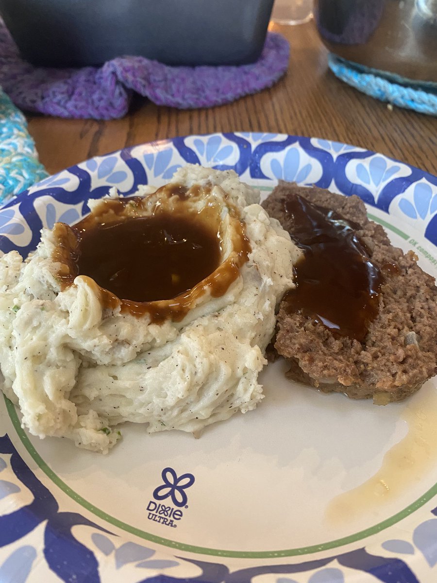 Jimbro_Audio's tweet image. Mmmmmmm- homemade mashed potatoes, gravy, and meatloaf….